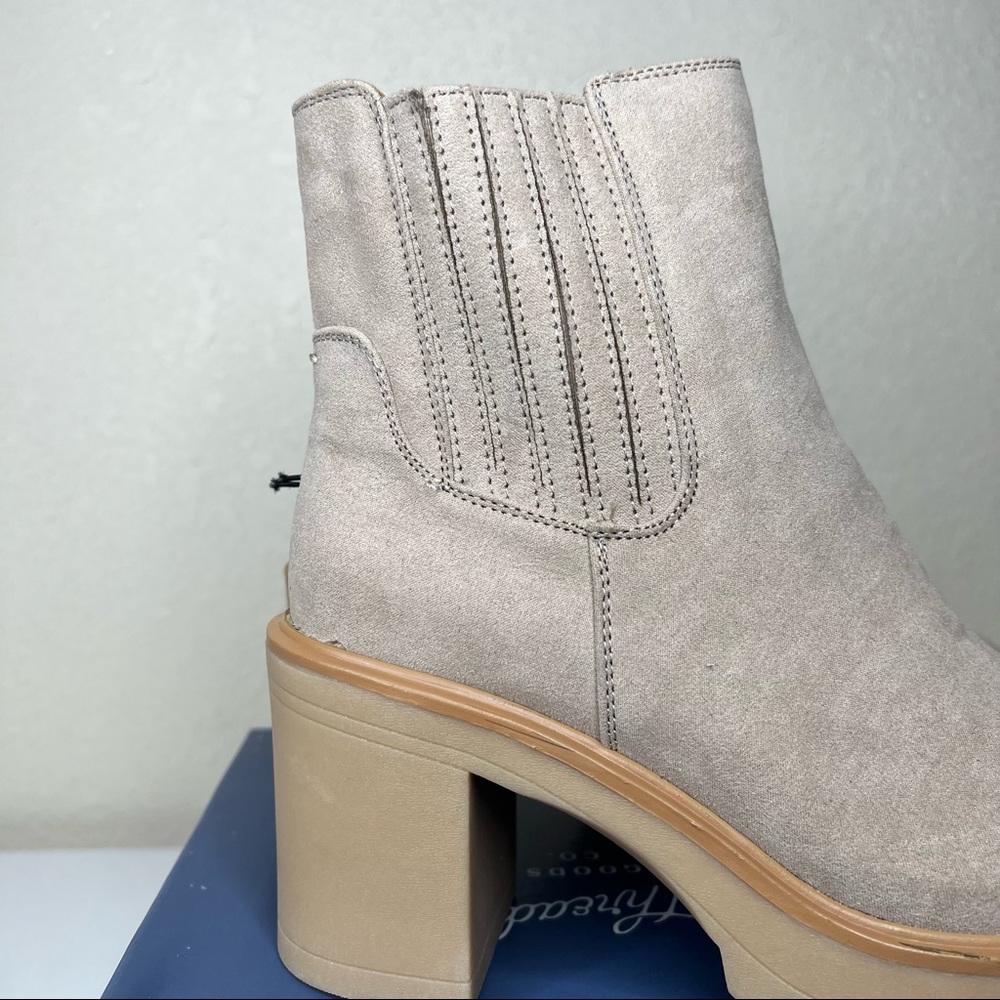 NEW Universal Thread Women's Katrina Platform Boots - Picture 10 of 13